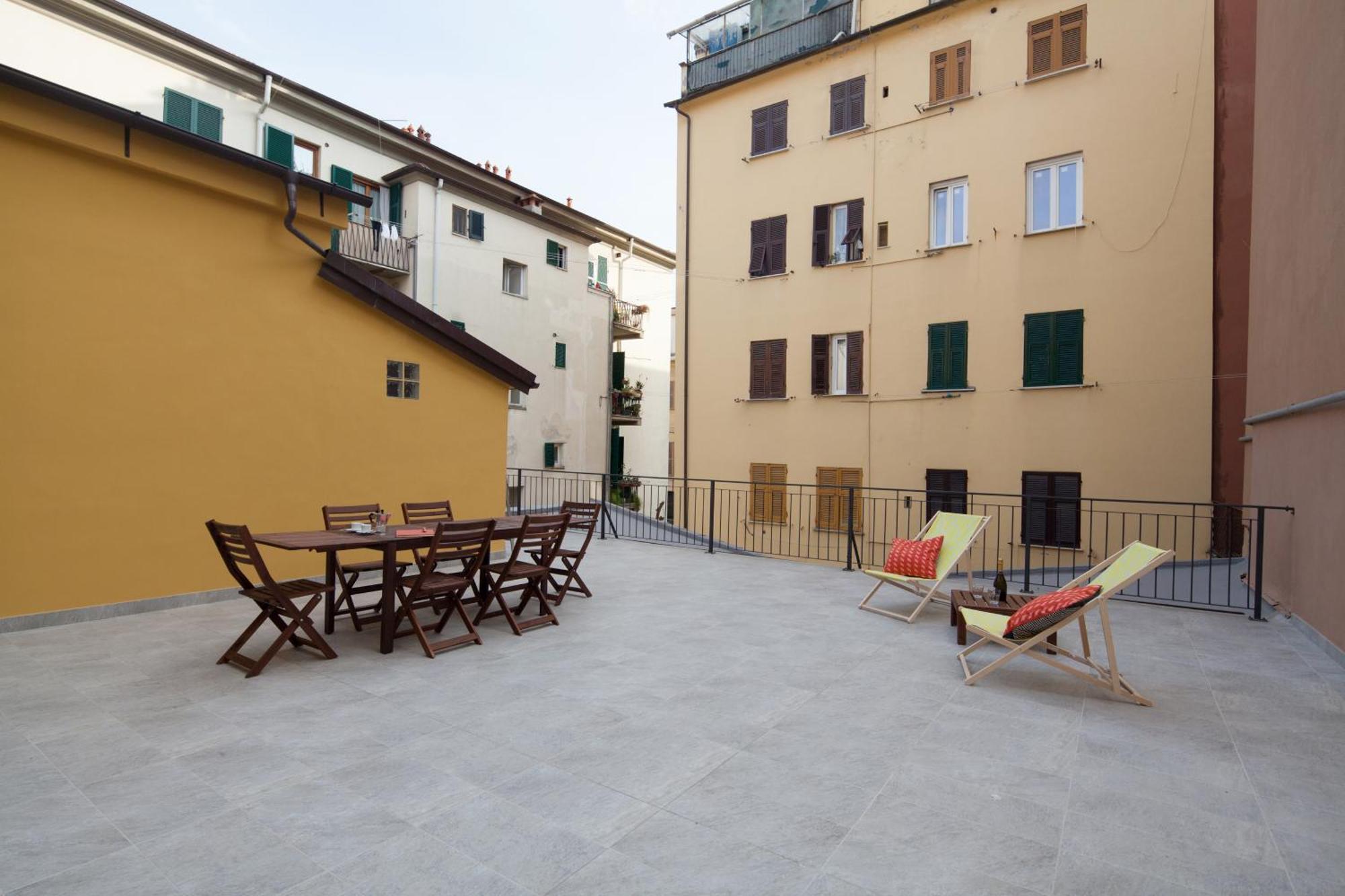 Cv5 - La Spezia City Center - Wide Modern Apartment Walking Distance To The Station To Cinque Terre - Big Terrace On The Roofs Exterior foto